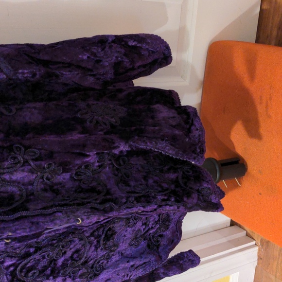 Velvet Romeo & Juliet Top - Picture 2 of 16